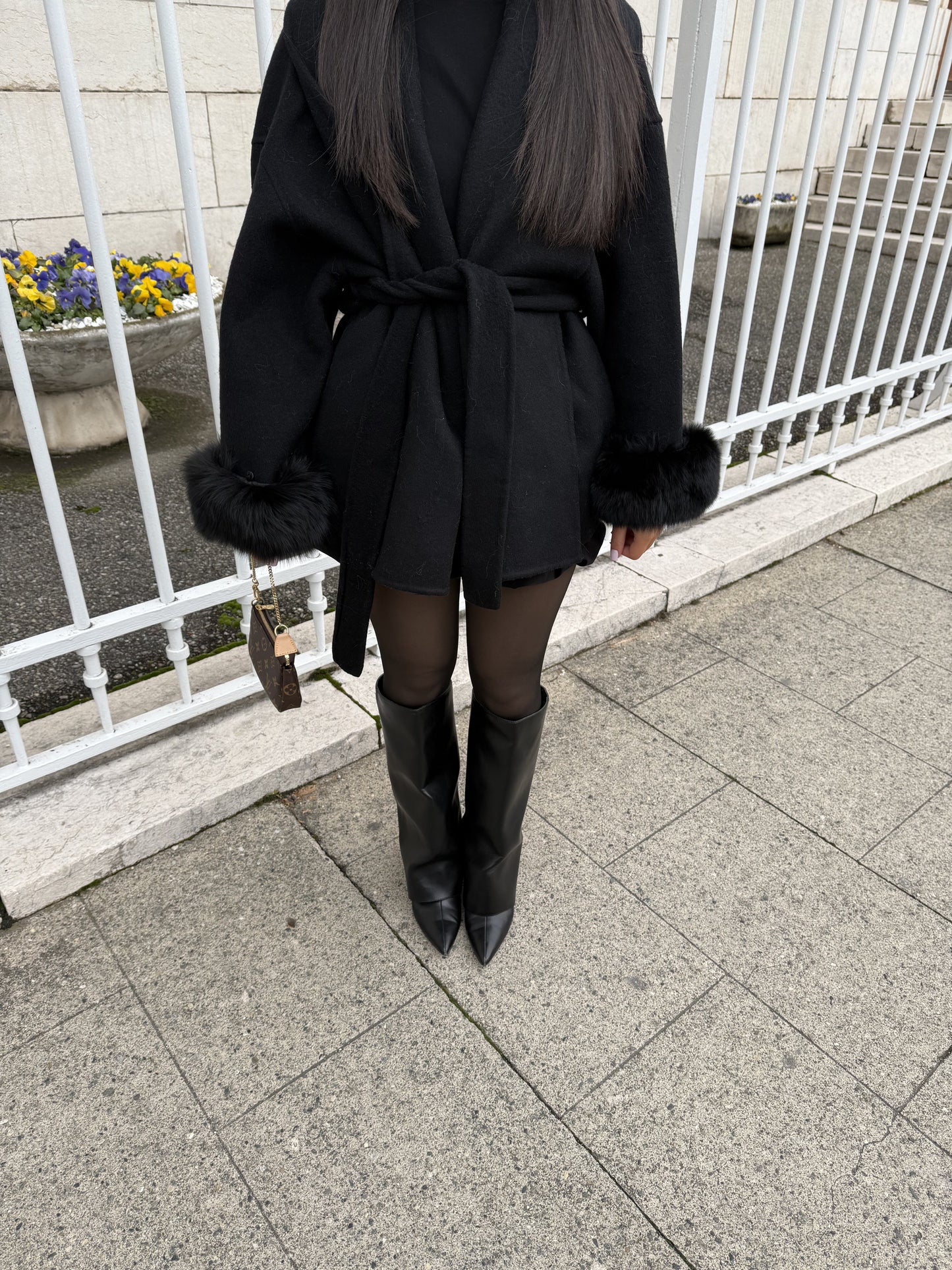 MANTEAU EN LAINE À FOURRURE