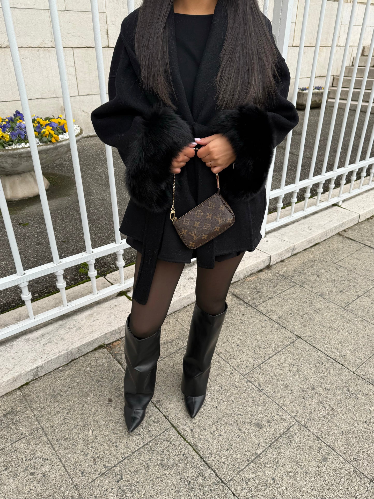 MANTEAU EN LAINE À FOURRURE